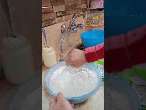 ملك الساساه بسكوت النشادر بالماكينه هتحطى البسكوته فى الشاى مش هتلاقيها نعومه وقرمشه ودوبان