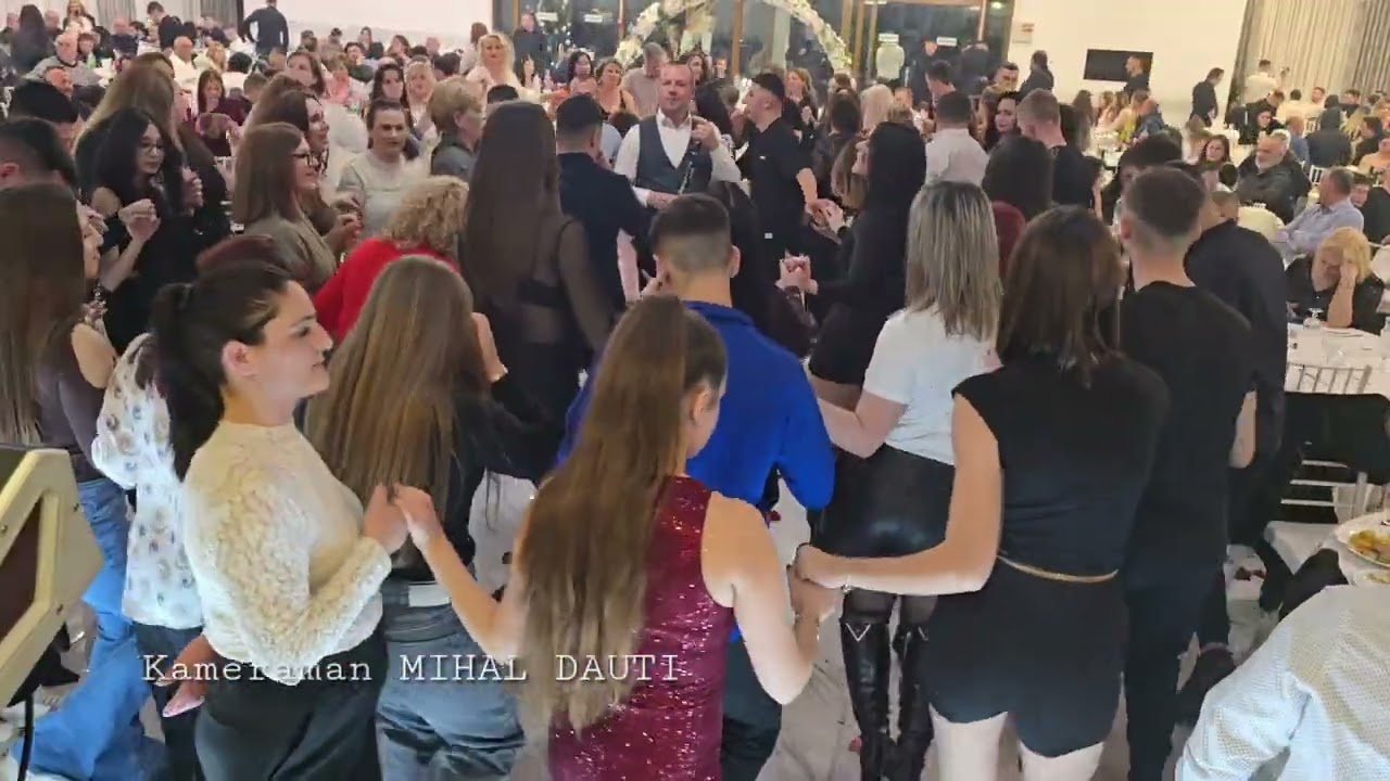 RENATO JAHO KËNGËTAR BASTRI POCEMI KLARINETIST PARNITHA CAVALLARI MBRËMJA E VITIT TË RI 2026.