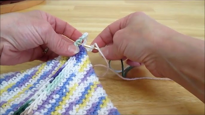 Free Pattern: Double-Layered Handle Holder by The Firefly Hook