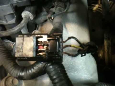 Jeep Grand Cherokee Oil Pressure Connector Short - YouTube 2005 grand cherokee wiring harness 