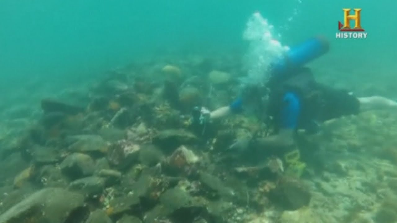 Treasure hunters loot wreck of 'Columbus' flagship'