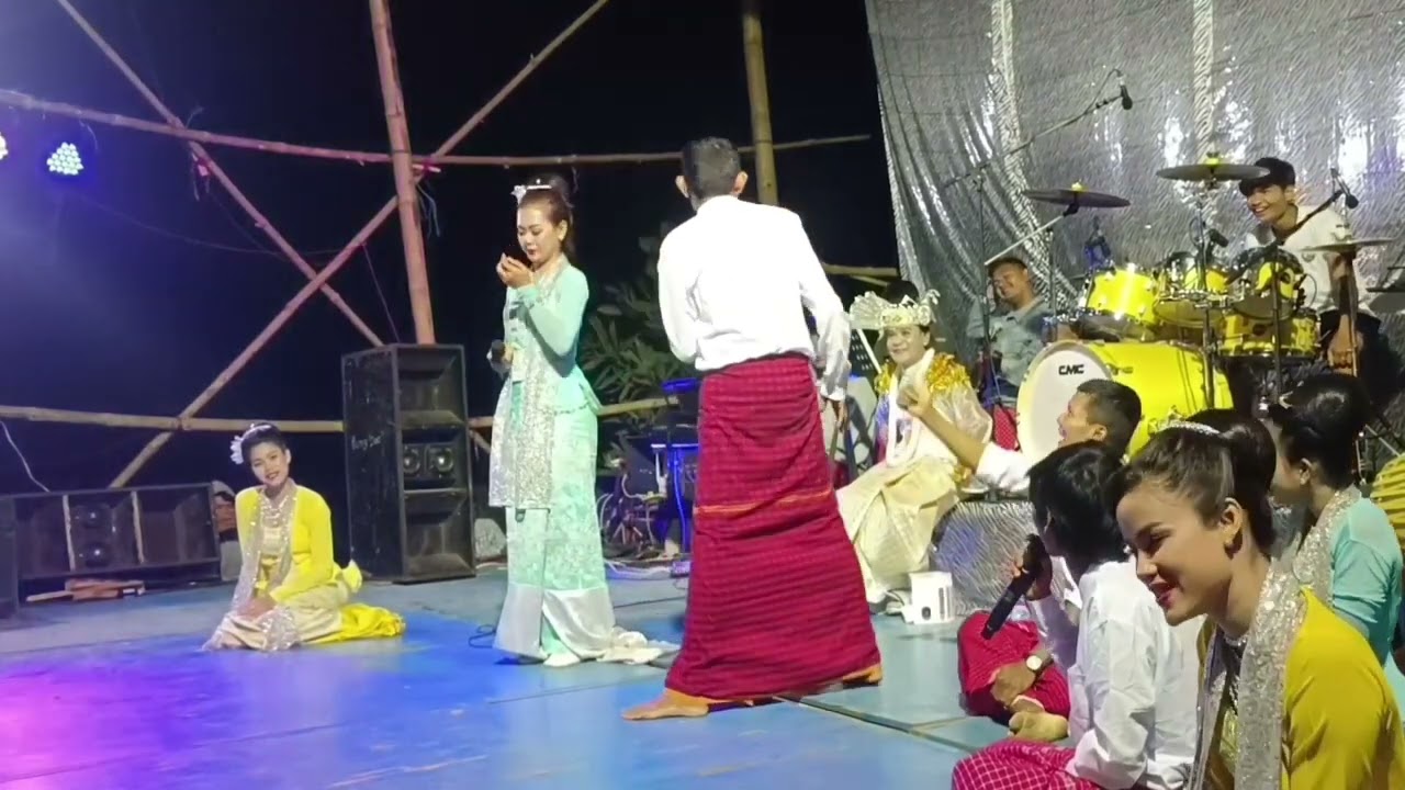 နာဲမကြေဟ်ဆုင်ကောန်မှိင်ဗြ'ယျ💋လူရွှင်တော်အနမ်း