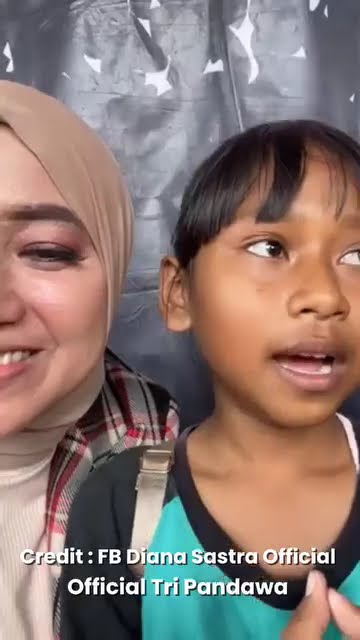 Dede April nyanyi lagu dangdut yang berjudul