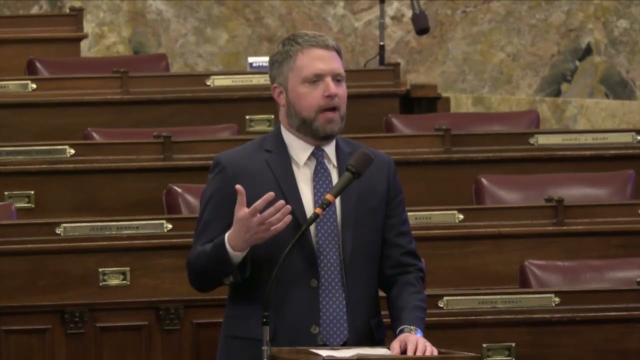 Ваксман получает обновленную информацию о Маленькой Скандинавии