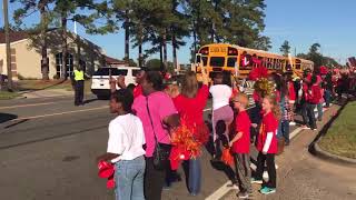 Fans cheer for Bulldogs on way to Quitman