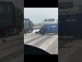😱The Poor guy doesnt‘t know what to do at the #accident  #truck #truckdriver