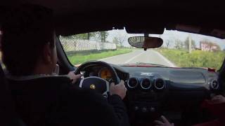 Paulo Hermenegildo guiando Ferrari F430 em Maranello