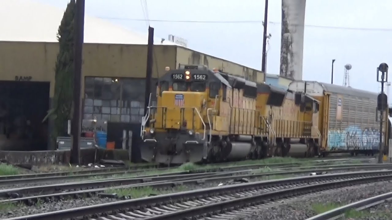 Union pacific Albina Yard Work Part 2 - YouTube