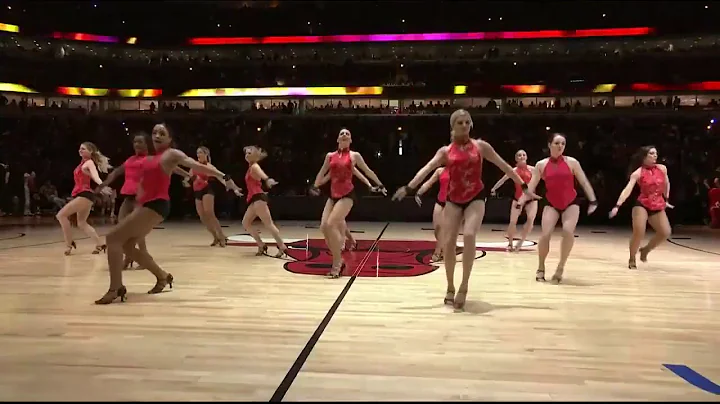 NBA公牛啦啦隊穿中式著裝用張靚穎歌曲《808》表演舞蹈 - 天天要聞