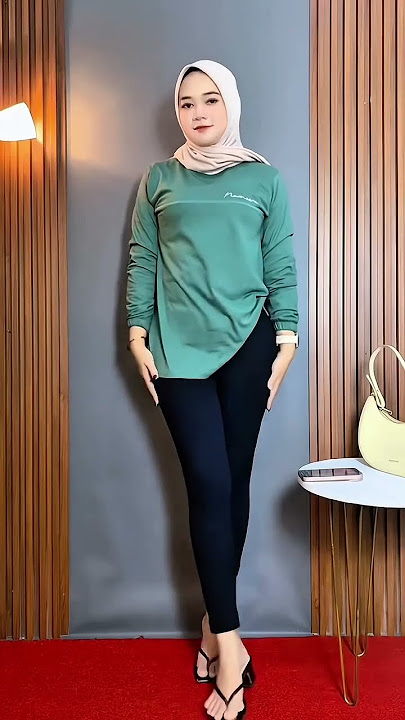 pengen nempelin muka.ke.pantat semoknya #leggings #jilbabpemersatu #ootd