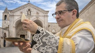 Un vero Sacerdote Cattolico non sta nella "falsa chiesa"