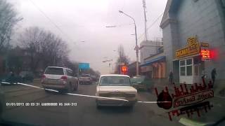 Автомобильный видеорегистратор RS DVR-313. Дневная и ночная съемка.
