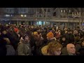 Протестующие перекрыли дорогу возле здания Общественной телерадиовещательной компании. Тбилиси.