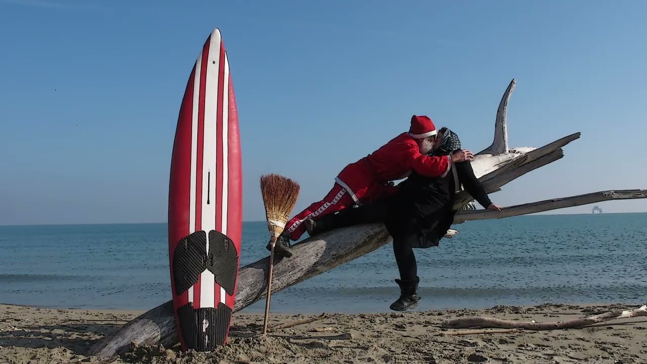 Befana e Babbo Natale love in Porto Corsini (Hag and Santa Claus love in Porto Corsini) - V. Bettini