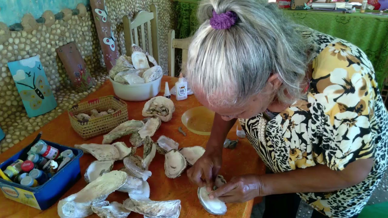 Artesanato em conchas do Mar