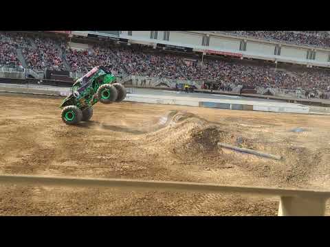 Monsterjam #monstertruck #viral #subscribe #cool #crazy #gravedigger