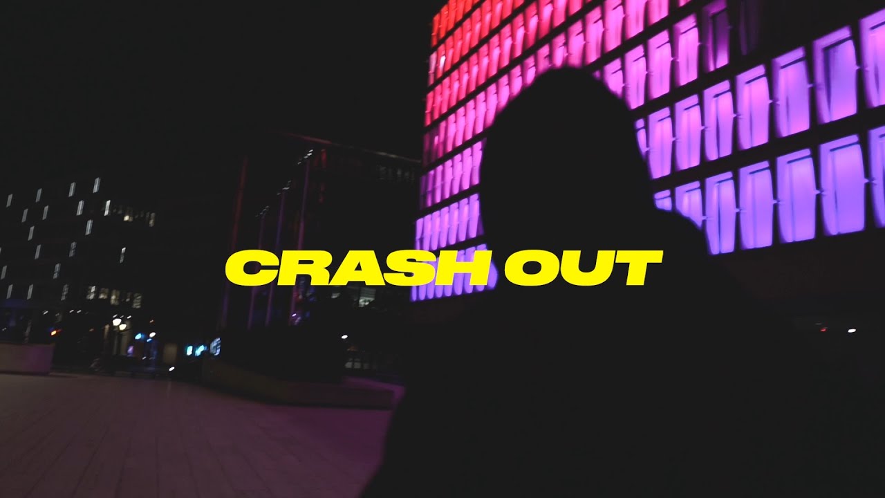 Guarda adrift. - crash out su YouTube Guarda adrift. - crash out su YouTube