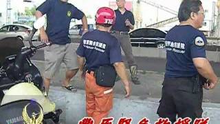 國豐路大貨車過彎翻覆緊急搶救(0709).mp4