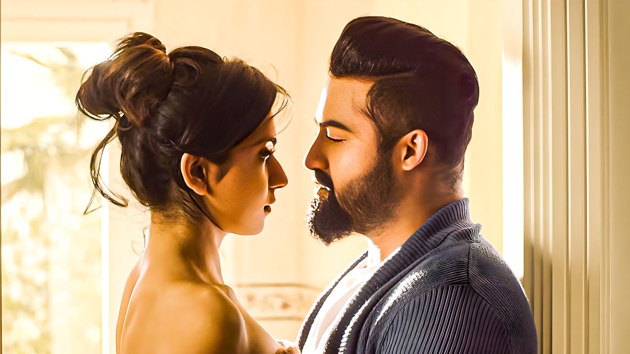 क्या JR NTR करपयेगा Rakul Preet को KISS | Family Ek Deal Romantic Movie Scene