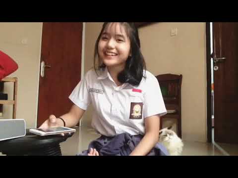 BERPISAH ITU MUDAH - RIZKY FEBIAN FT MIKHA TAMBAYONG. COVER BY MUTIARA AZIZAH