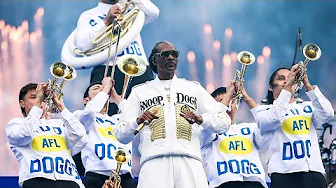 Snoop Dogg LIGHTS UP 2025 Toyota AFL Grand Final (Full Performance)