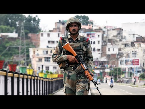 Ещё 3 года назад здесь шла война. Индия на границе с Пакистаном. Джамму и Кашмир