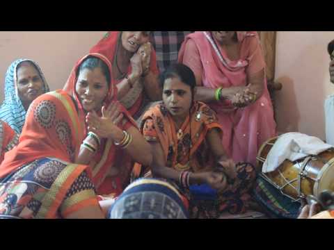 हरिय रंगाए दो अम्मा मेरी चुनदडी जी hariya rang do lyrics new bhajana