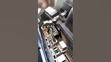 Toyota Corolla fuse replacement