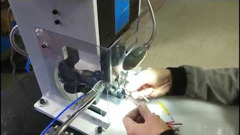 Automatic Feeding Ferrule Terminals And Crimping Wire Machine. Crimping Machine With Feeder