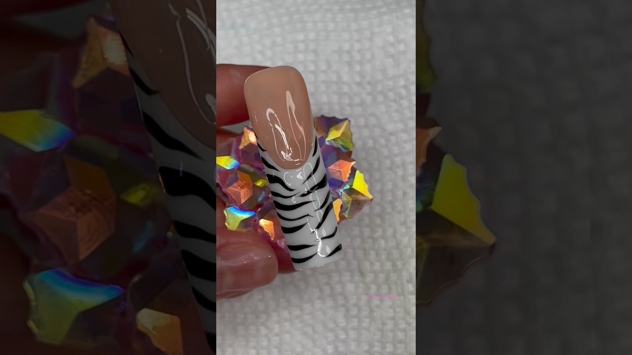 Zebra French Tip Tutorial 💅🏻 / 