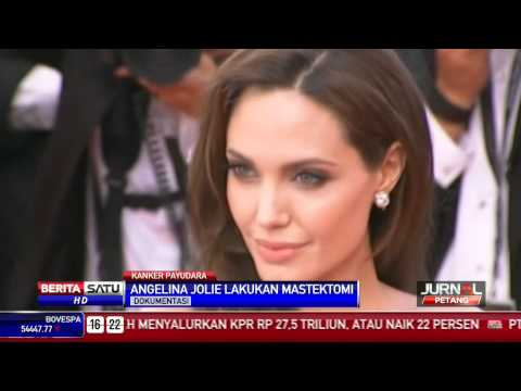 Video: Lebih Cantik Dari Angelina: Tunangan Brad Pitt Memamerkan Payudaranya Dengan Atasan Pedas