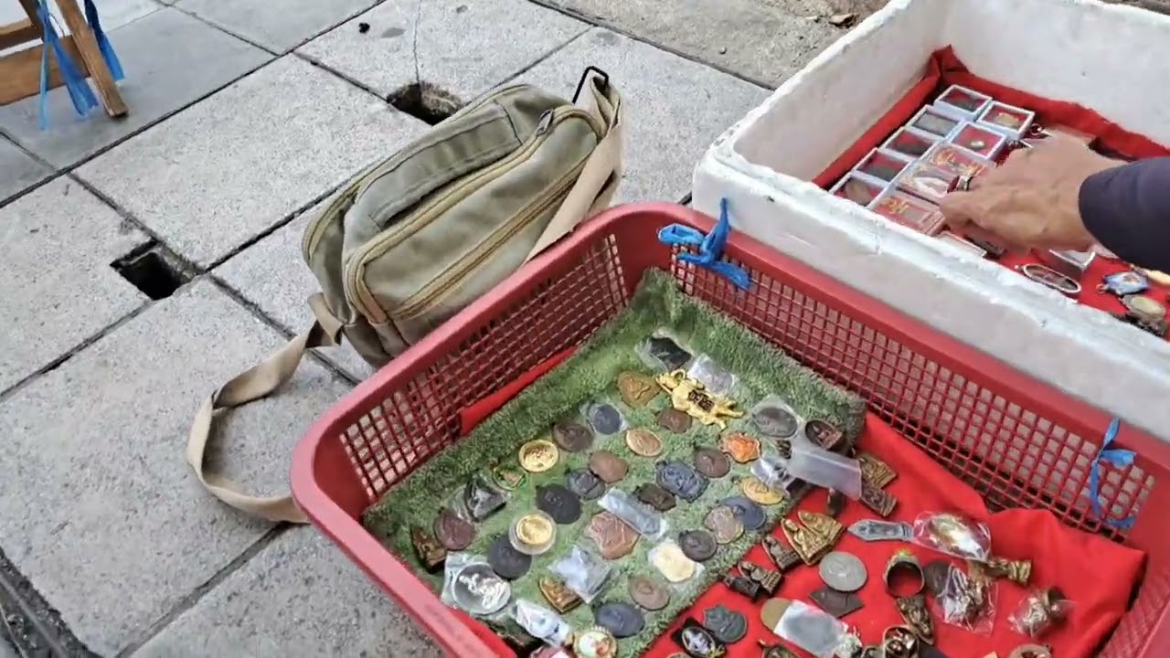 ออกล่า!หาพระเครื่องเสื้อวินเทจมือสองตลาดปัฏฐวิกรณ์ด้วยกันครับ