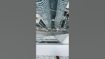 Best view in Toronto 😍 Content looks different when it’s 257m up