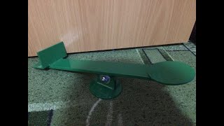 Приспособление для снятия двери. A device for removing the door.