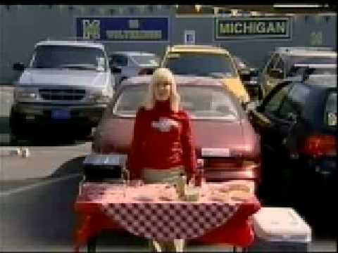 3 Minute Meals - Chilli Dogs [MadTV]