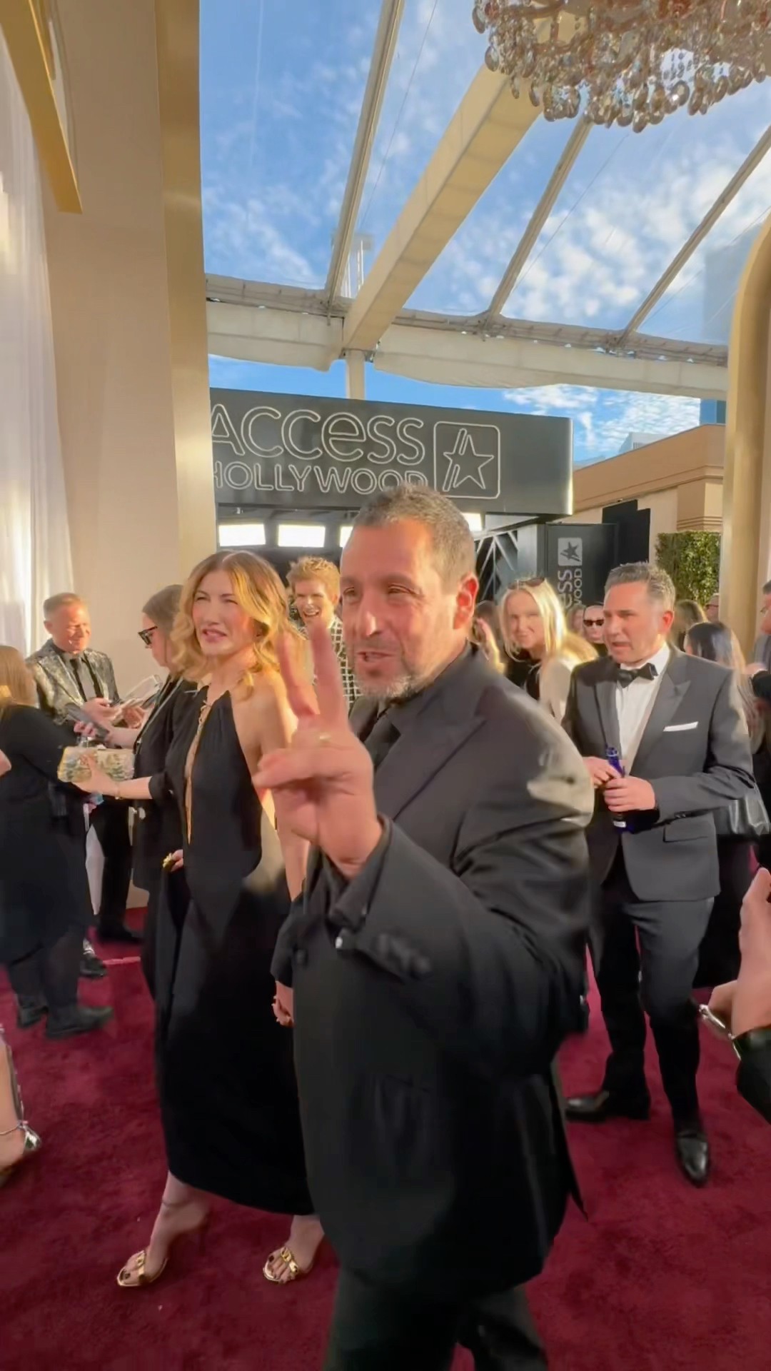 Adam Sandler… what are you doing here?? ​⁠@GoldenGlobes #goldenglobes