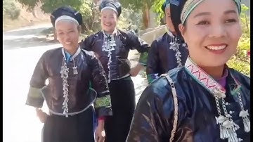 Hát nùng xuống chợ vui chơi