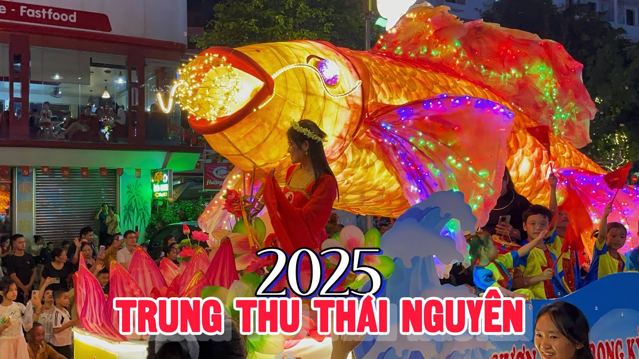 Trung Thu Thái Nguyên 2025: Biển Người Trong Đêm Lung Linh Đêm Hội Trăng Rằm