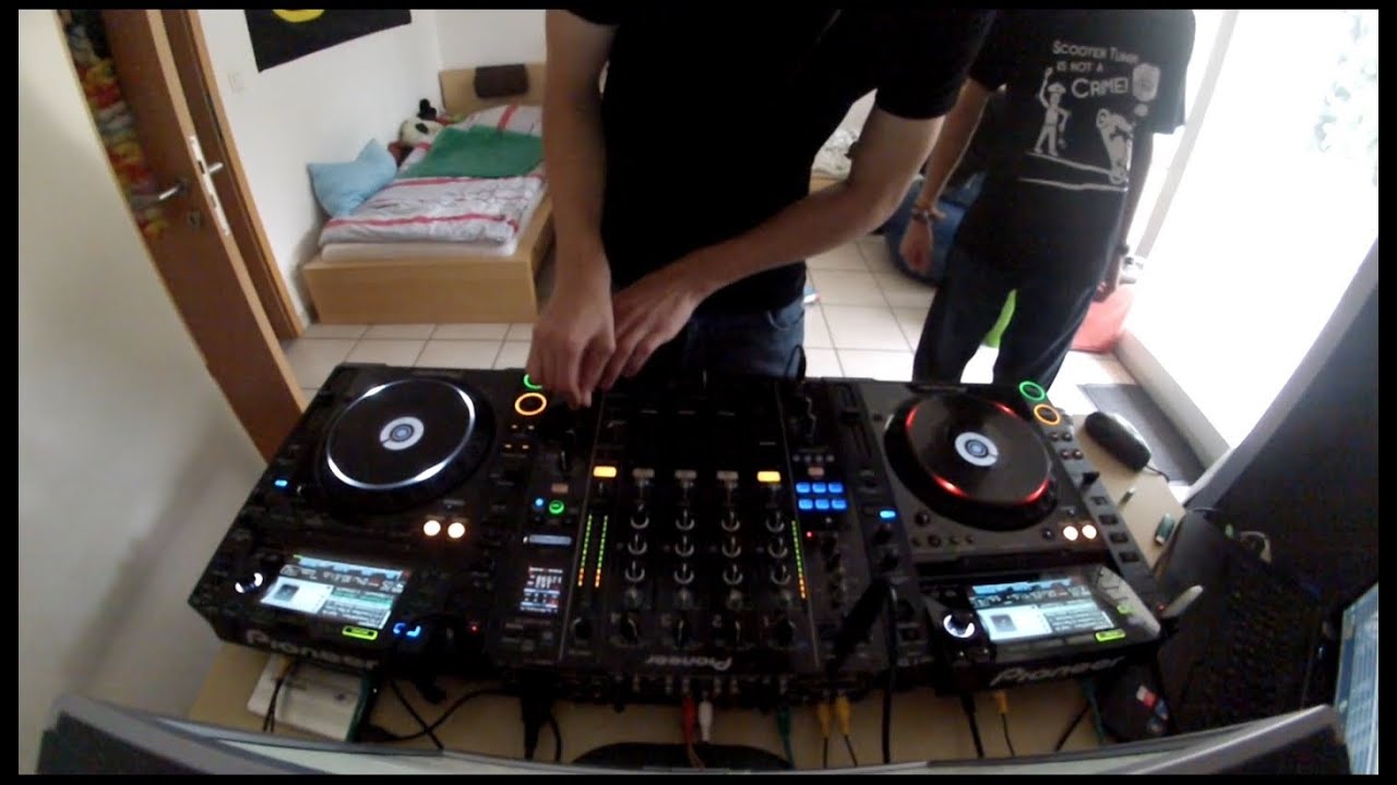 Bloodbeatzz & Dominazor - Ultimate Hardstyle Mix 2013 (Video Mix)