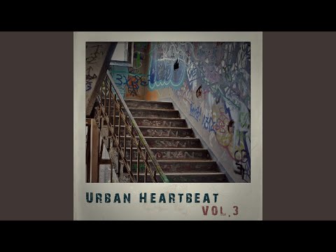在 YouTube 上觀看「My Heads Up (feat. Sceptic & Dseeva)」