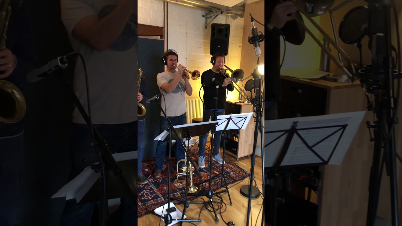 BOXHORNS bei Hush Hush Snippet 3/3