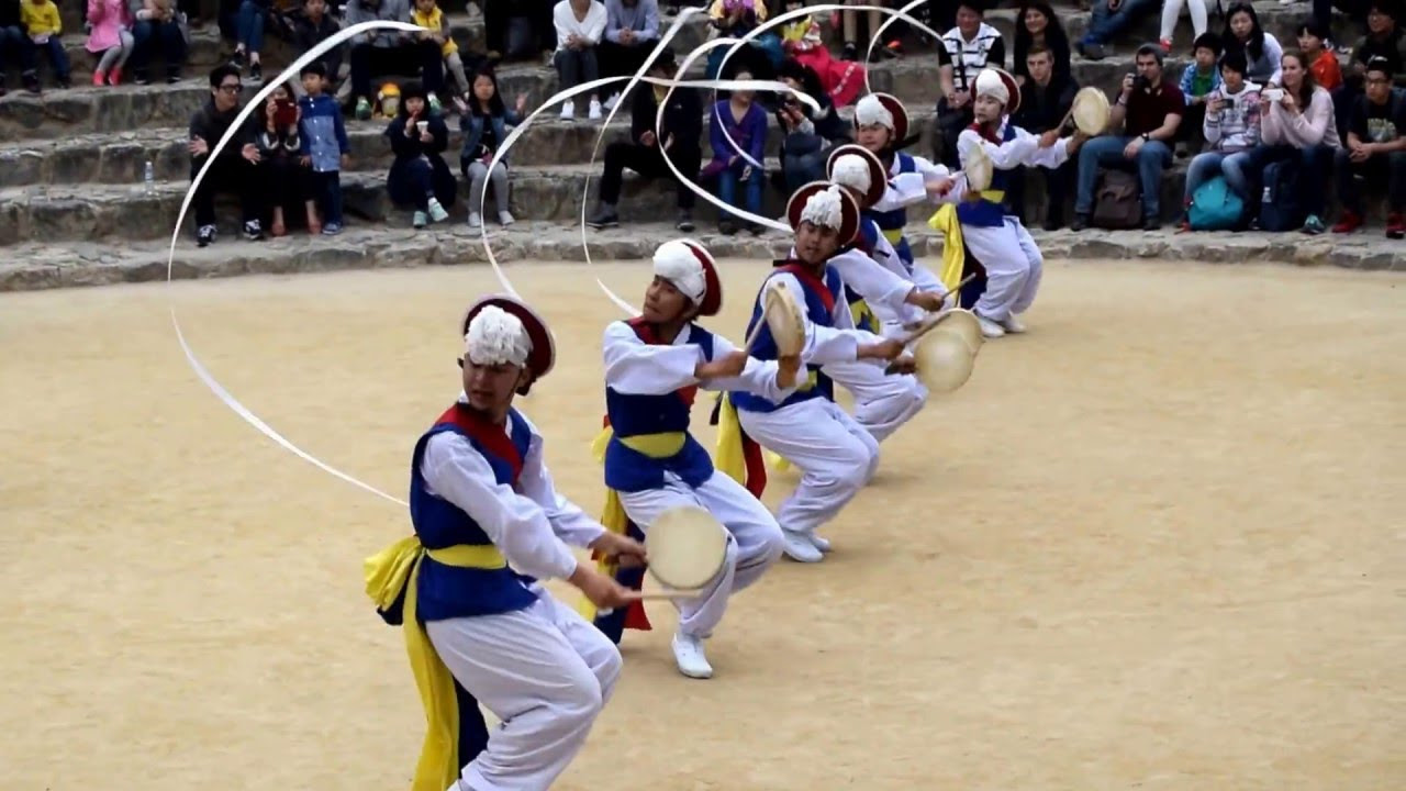 Korean Folk Village Nongak farmers music