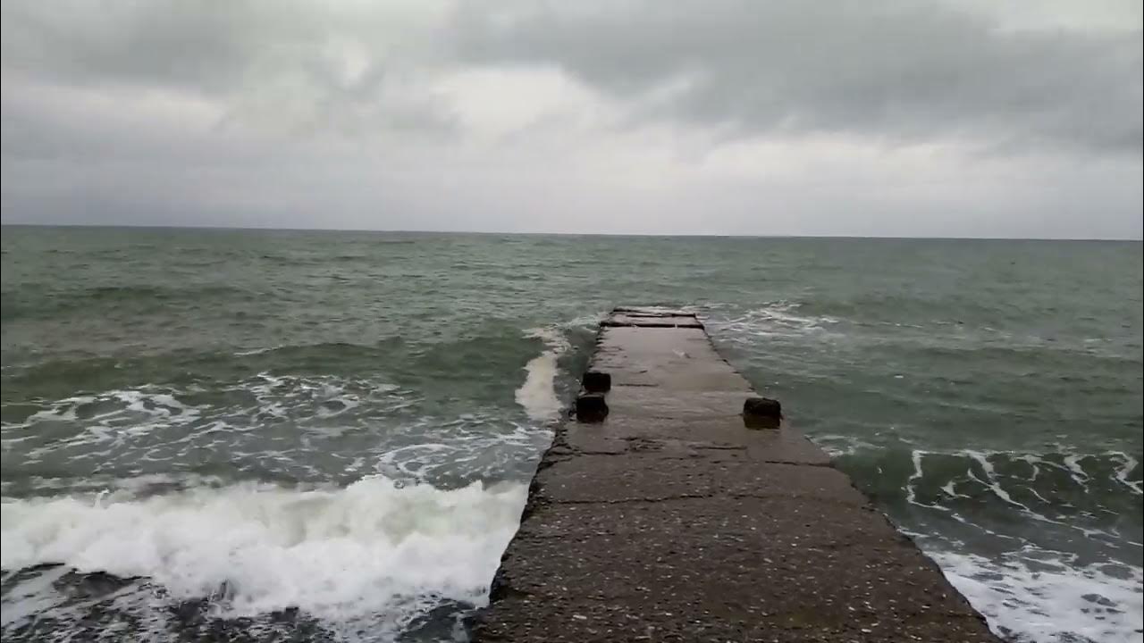 Погода в адлере на месяц март 2024. Море. Море в Сочи сейчас. Черное море Адлер.