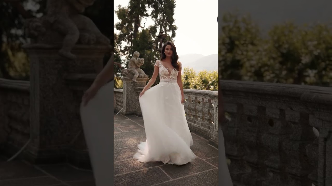 Boho chic wedding dress 