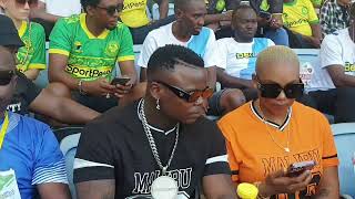 Harmonize Na Kajala  Mahaba Mpaka Uwanjani Mbele Za Watu