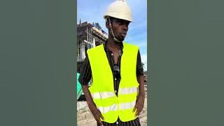 Hold him first 😂😂