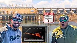 LIVESCOPING Restricted dam W/ fishing with Smalls