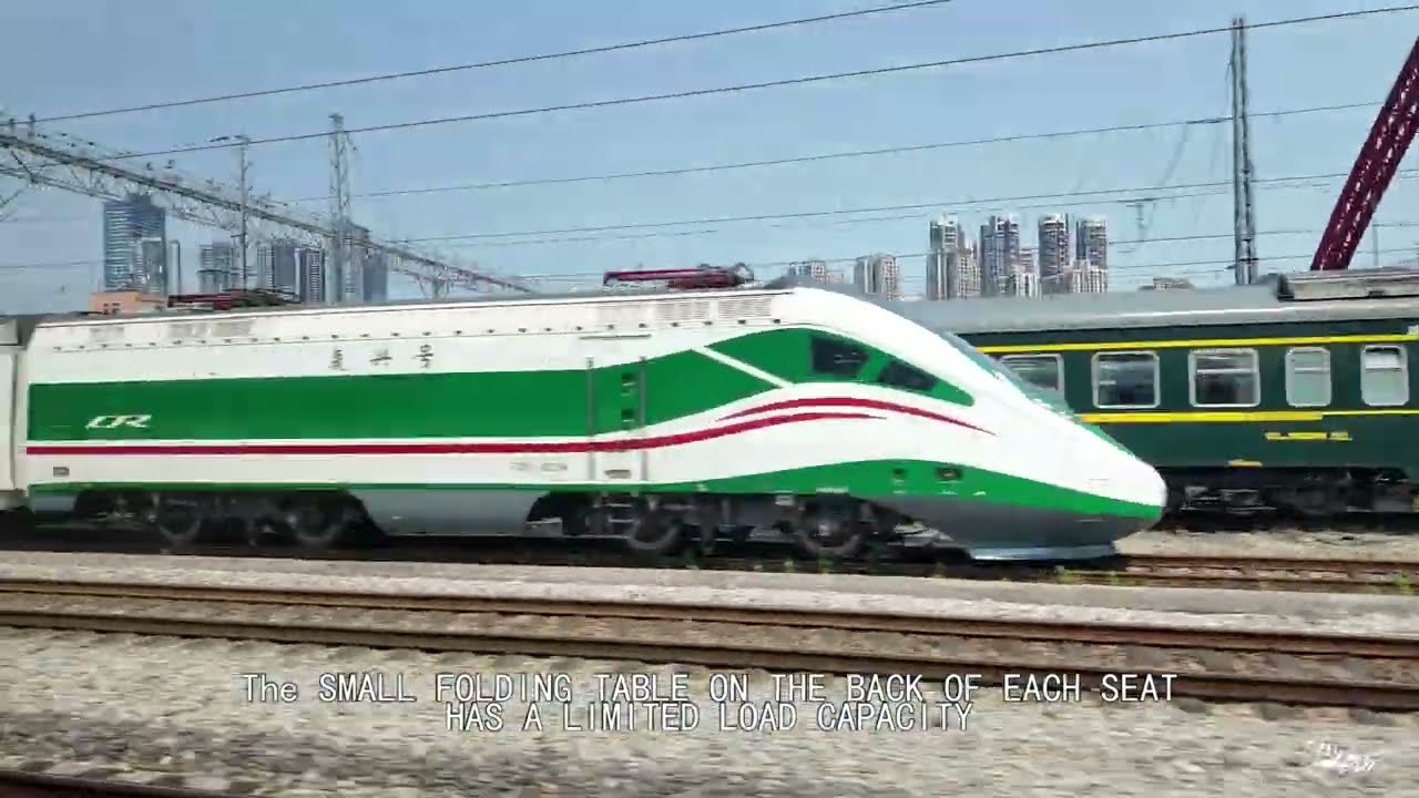 【Edward】高铁列车驶出深圳火车站 广深线深圳段展望