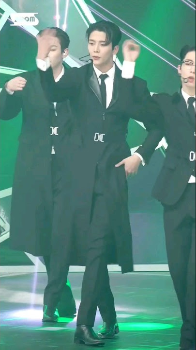 Handsome Rowoon🥵 | SF9😍 #shorts #sf9 #rowoon #kpop #kpopperformance #handsome