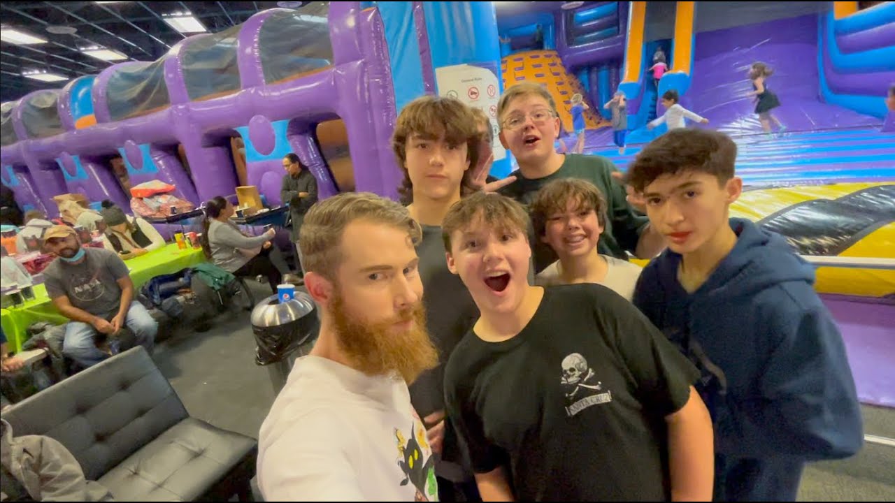 WE WENT TO A GIANT INDOOR PLAYGROUND! - DAY 6